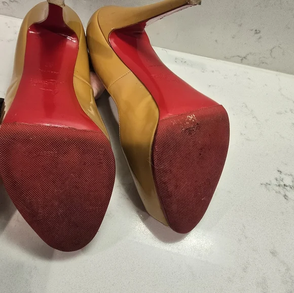 Authentic Christian Louboutin Tan Beige Patent Leather Very Prive Pumps Size 37 - Picture 8 of 11